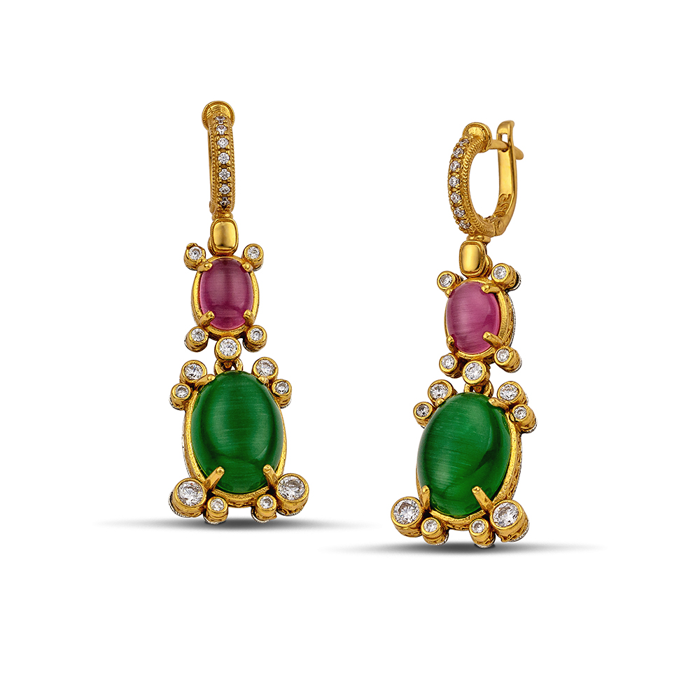 Stud Sterling Silver Earrings with Cat Eye Stones Embellished with Zircon in a gold-plated frame S183