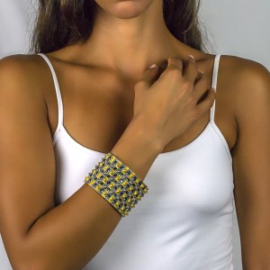 Reversible wide bracelet with Swarovski crystals B365